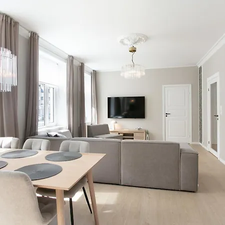Modern 4 Center Daire