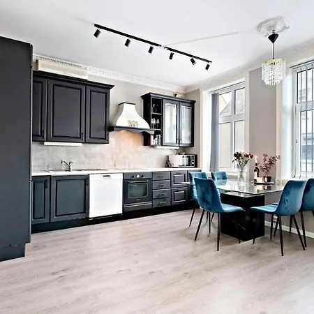 Modern 4 Center Apartament